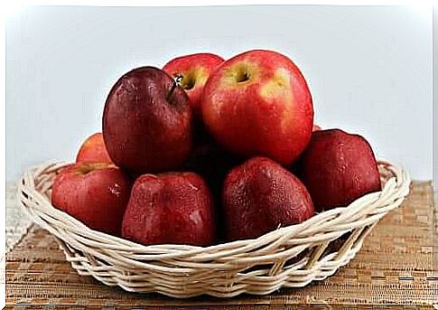 Apples are a food that improves digestion