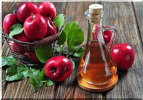 apples and apple cider vinegar