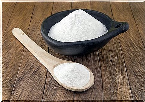 try to treat heartburn with baking soda