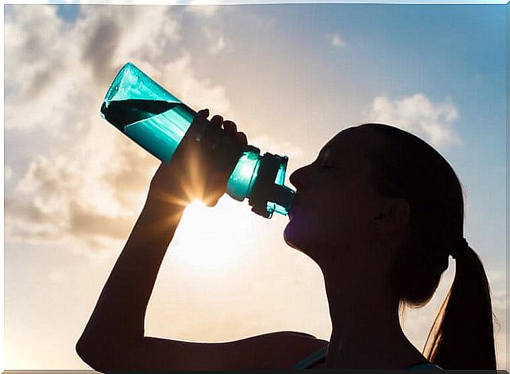 To alkalize the body, it is important to drink enough water.