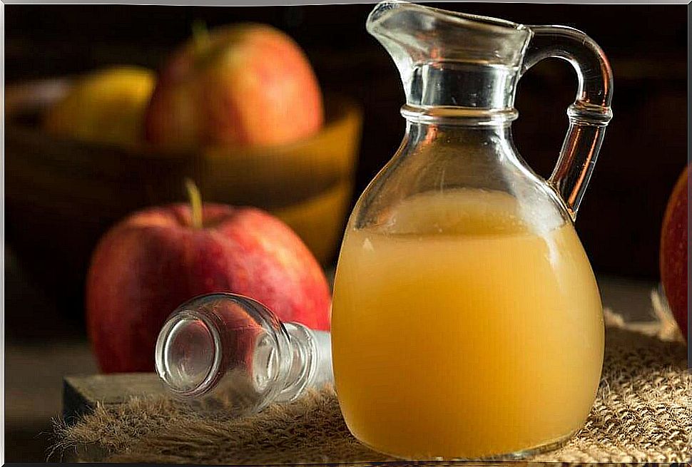 try a home remedy for eye inflammation: apple cider vinegar