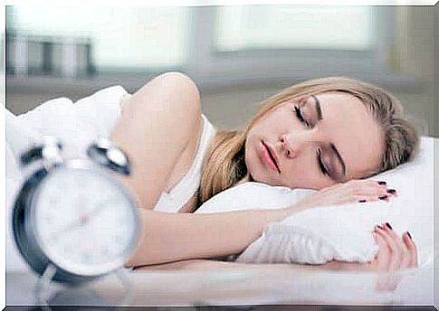 Lower than normal sleep intake increases the production of hunger hormones, which in turn makes weight loss more difficult over time.