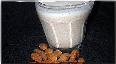 The benefits of almond milk