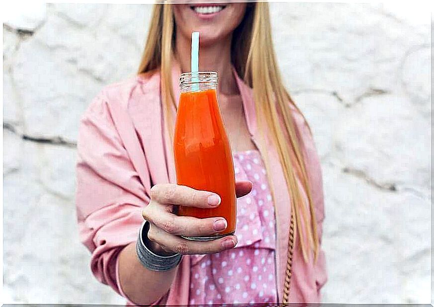 Carrot smoothies can be enjoyed from the bottle.