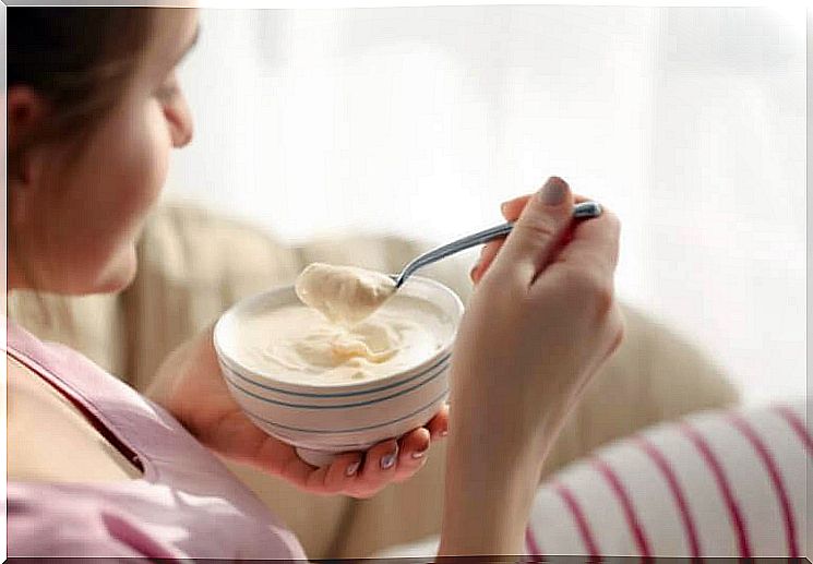 increase muscle mass by eating yogurt