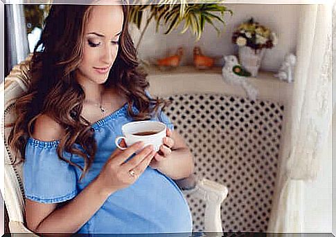 Is it worth drinking tea during pregnancy?