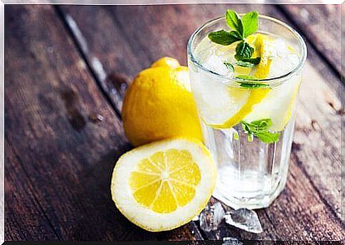 The health effects of lemon juice - help keep weight under control.