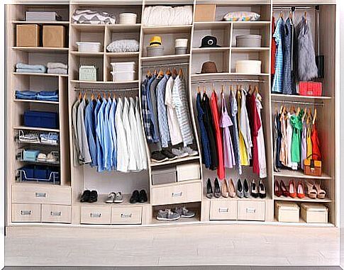 Make simple storage systems for your clothes and belongings yourself