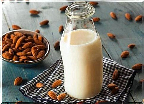 almond milk and almonds