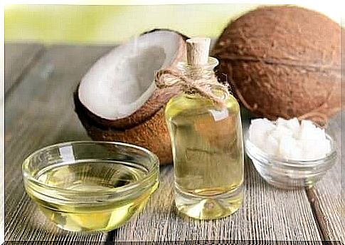 Despite its vegetable origin, coconut oil is rich in saturated fats, so its use in cooking should be restricted.